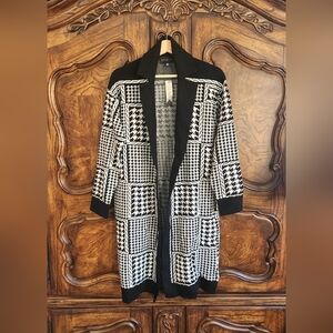 NWT Premise Houndstooth Black and White Classic Cardigan Sweater with Collar